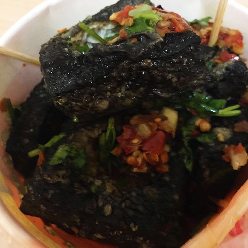 黑色经典臭豆腐