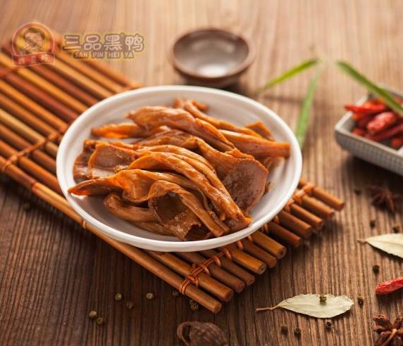 三品黑鸭