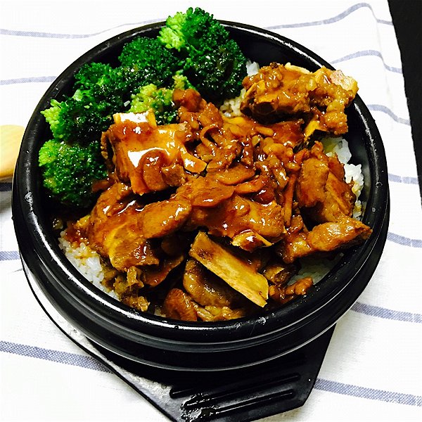 冇小厨煲仔饭