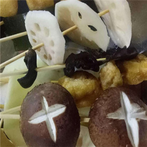 忆味碟串串香