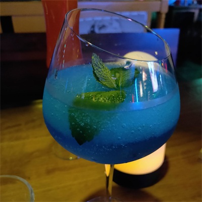 海雾里小酒馆